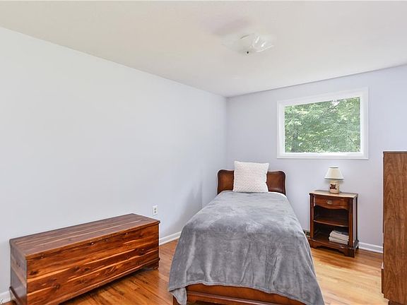 5th image of 1308 Westview Ave