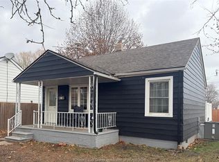 3693 Queen St, Windsor, ON N9C 1P1