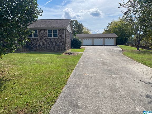 3rd image of 112 Azalea St
