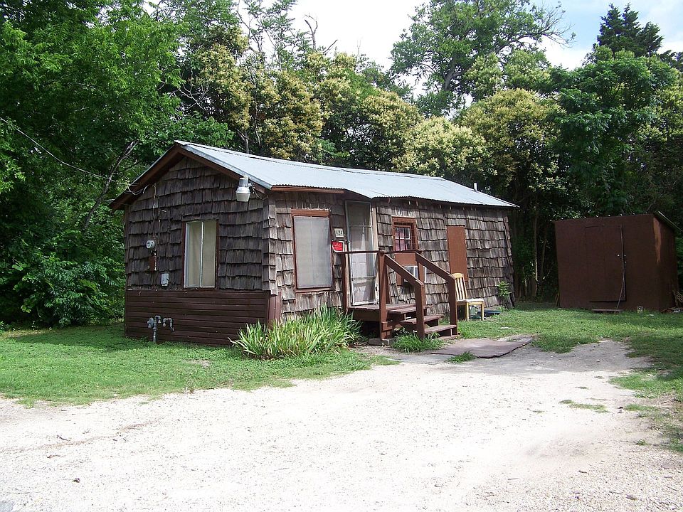 1st image of 424 E Avenue F