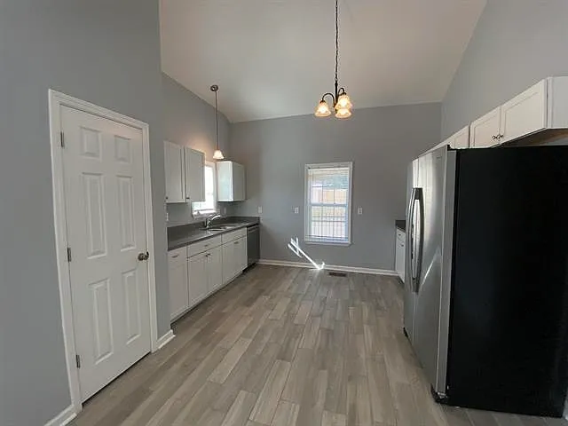 1074 S Barksdale St #1074 — Photo 3