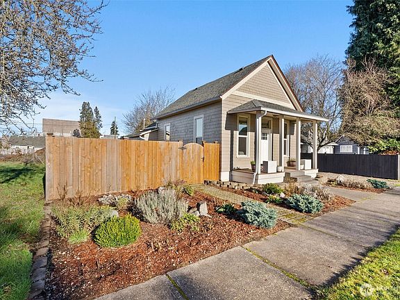 2nd image of 709 W Plum Street