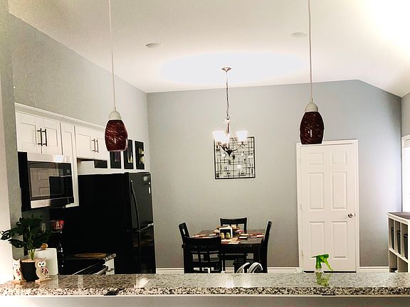 3rd image of 1147 Morales St #1
