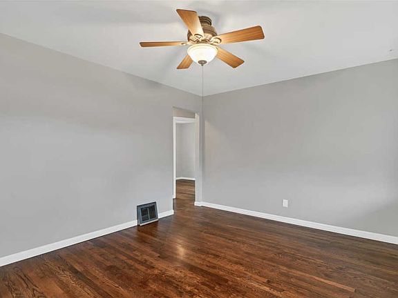 4th image of 230 Saint Gregory Dr