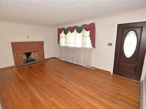 3rd image of 5561 Stewart Dr