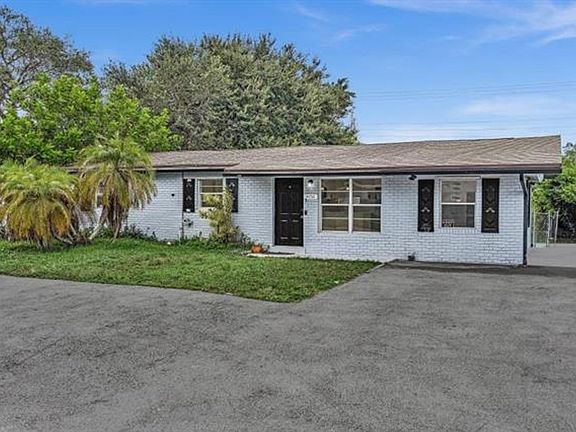 3rd image of 4156 SW 49th Ct #4156