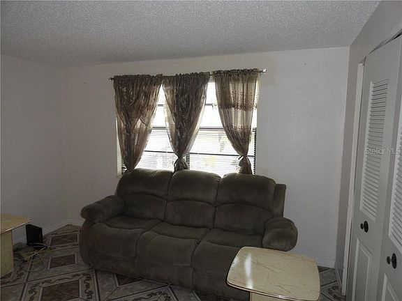 5th image of 4022 Beaver Ln Unit 300D