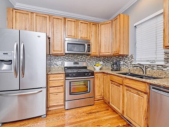 2nd image of 3244 N Kilbourn Ave