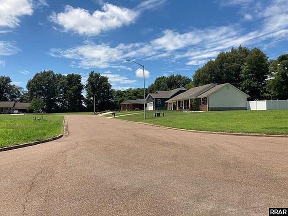 3rd image of 4403 Country Wood Dr