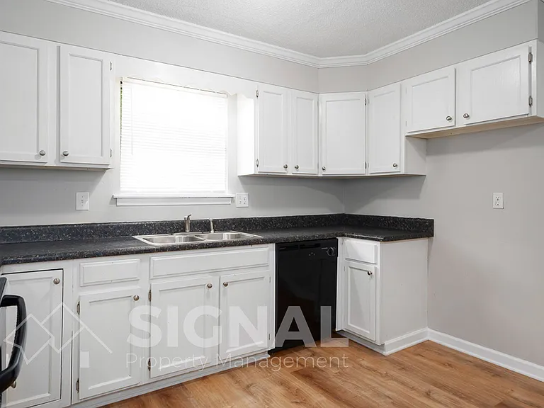 3037 Apple Valley Ln — Photo 10