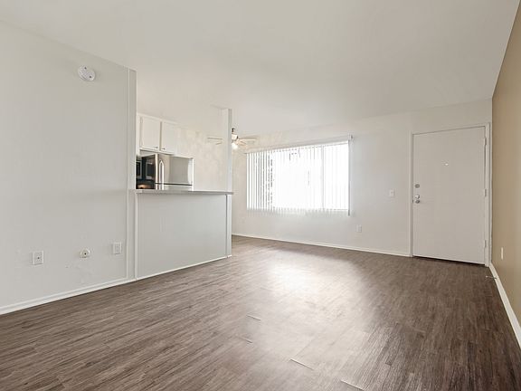 4th image of 18530 Citronia St APT 07