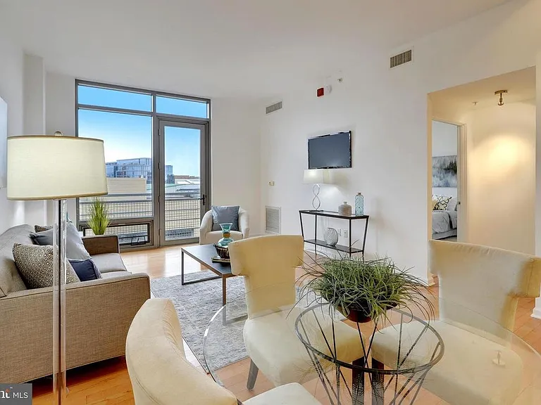 440 L St NW #1106 — Photo 10