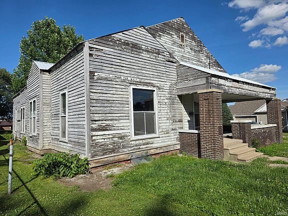 3rd image of 504 N Main St
