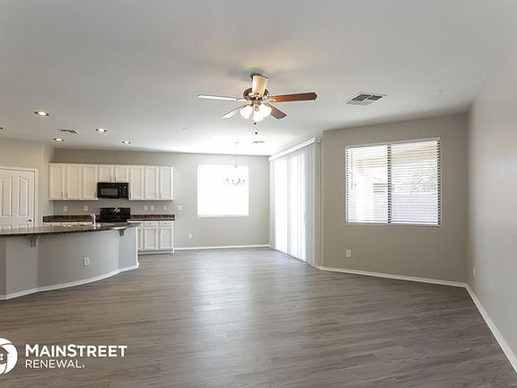 5th image of 3032 S 90th Dr