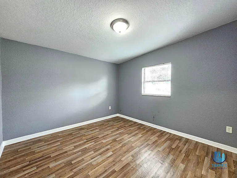 2431 Cannon St — Photo 9