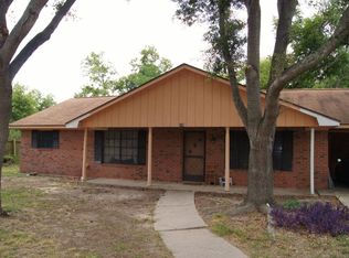 109 N Shipp St, Madisonville, TX 77864