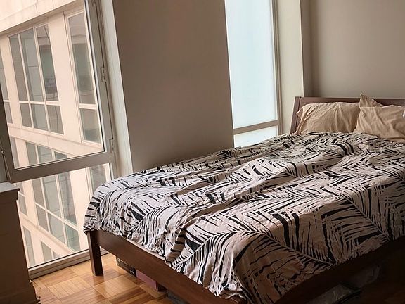 3rd image of 1510 Lexington Ave APT 17A