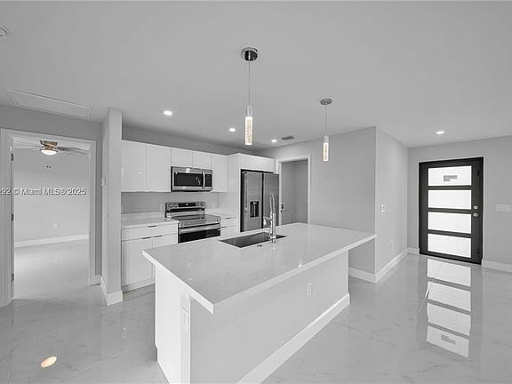 4th image of 1421 NW 7th Pl