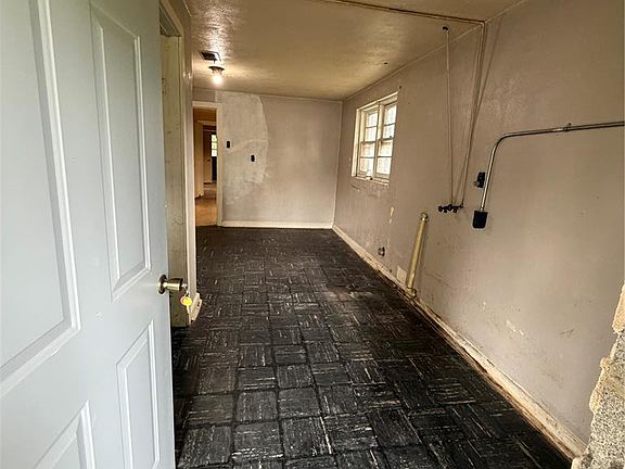5th image of 1008 E Mondy St