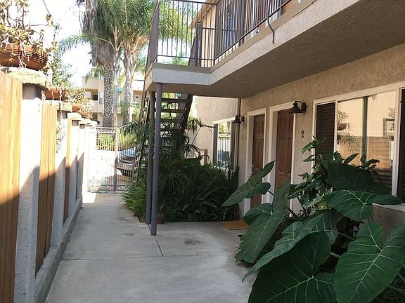 3rd image of 4020 Louisiana St Unit 2