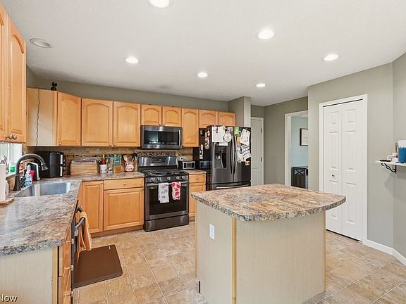 4th image of 1223 Tinkers Green Dr