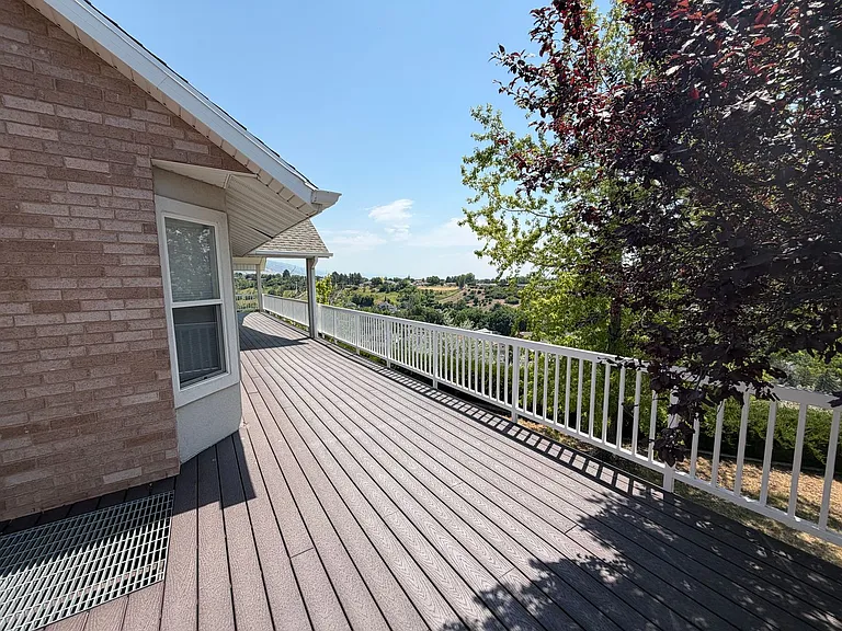 1835 N Beechwood Dr — Photo 13