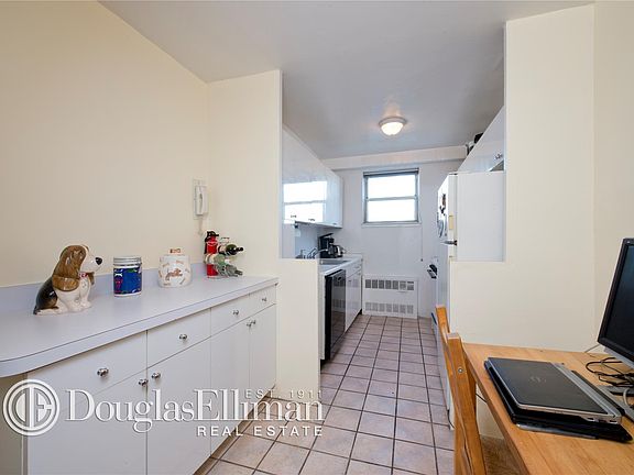 3rd image of 5700 Arlington Ave APT 17C