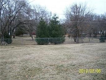 2nd image of 425 S 79th St