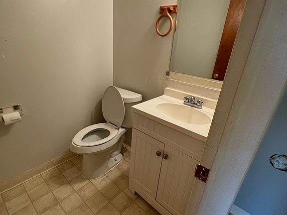 3rd image of 15518 Dupage Blvd