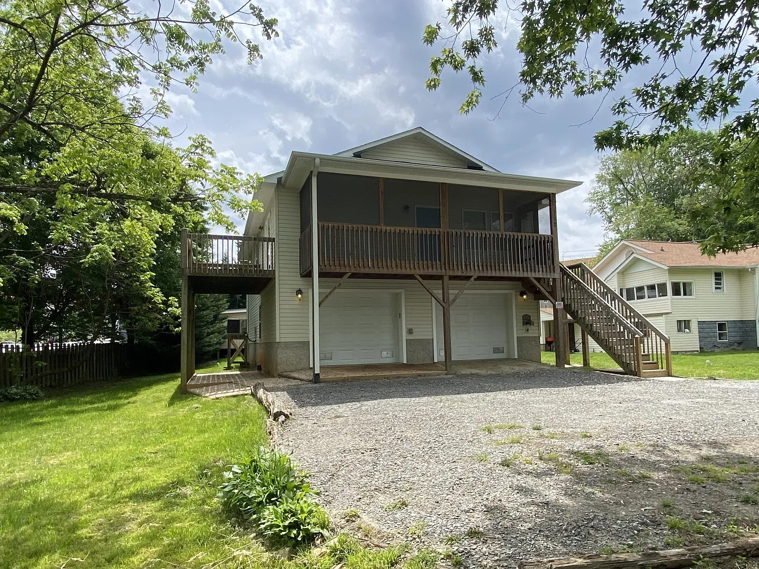 4 bed, 1950 sqft, $2,975 — Photo 4