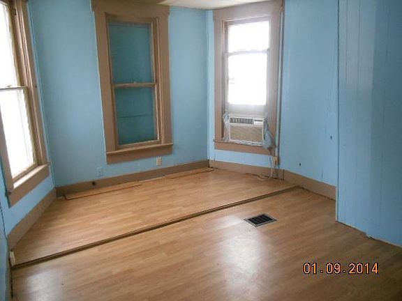 5th image of 10 N Church St
