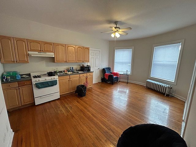 1st image of 1154 W Lunt Ave APT 304