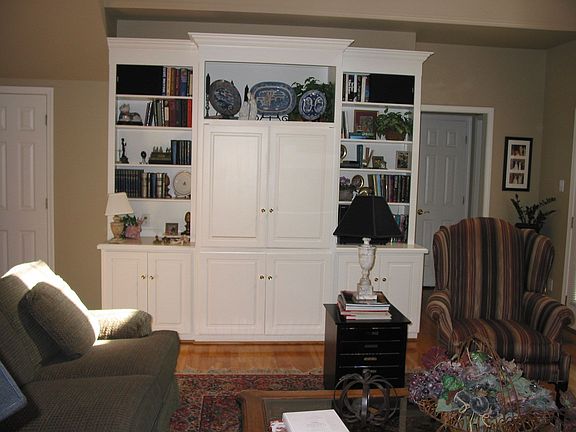 Entertainment center