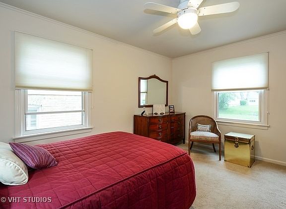 4th image of 1009 N Race Ave