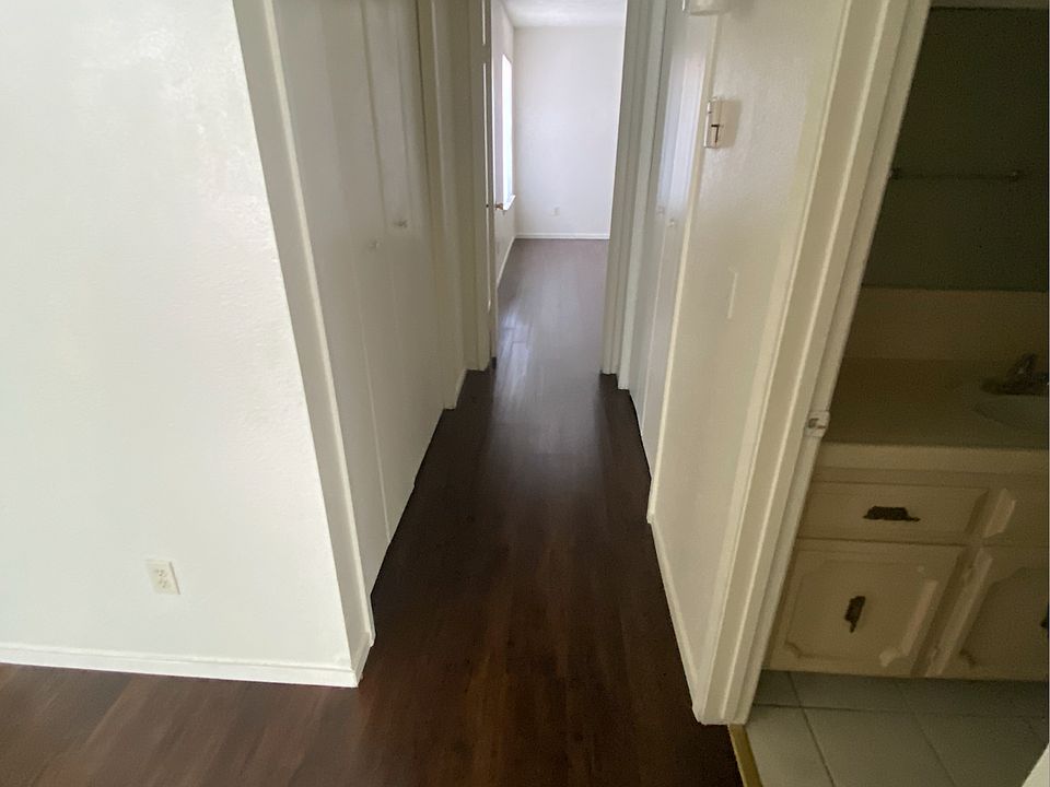1st image of 1012 W Clinton Ave APT 103