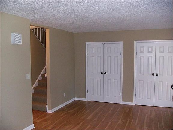 3rd image of 118 W Van Lake Dr