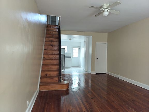 2nd image of 1837 Daly St