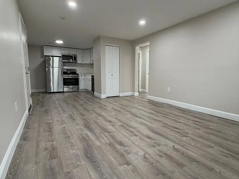 169 Aiken Ave #8 — Photo 3