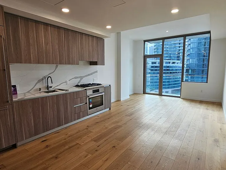 10232 NE 10th St #910 — Photo 8