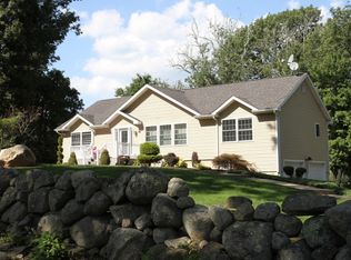 66 Kirby Rd, Westport, MA 02790