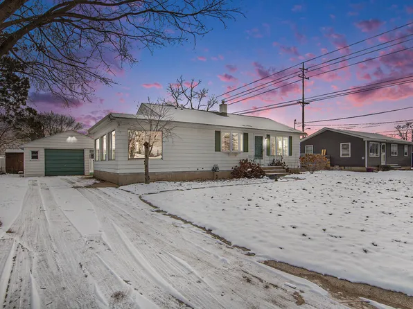 3182 Homewood St SW, Grandville, MI 49418