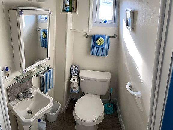 1st floor bathroom