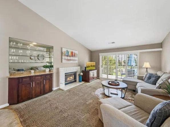290 Vista Royale Cir W, Palm Desert, CA 92211