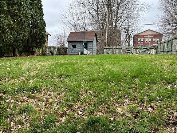 4th image of 802 Wallis Ave