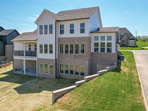 5th image of 1004 Lawson Ln