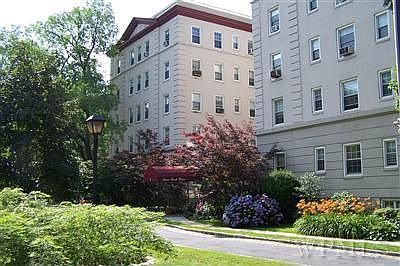 1st image of 3 Park Ln APT 3E