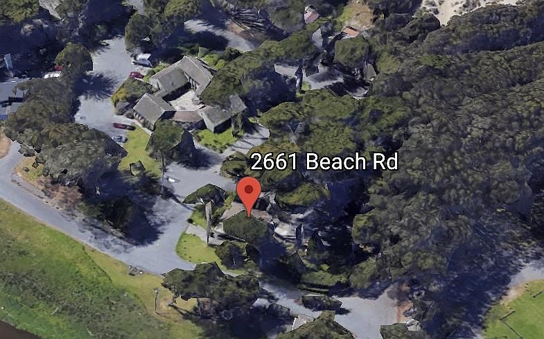 2nd image of 2661 Beach Rd