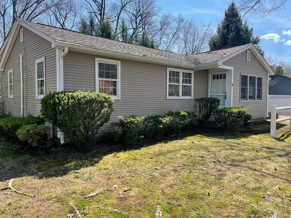 25 Piper Cross Rd, West Springfield, MA 01089