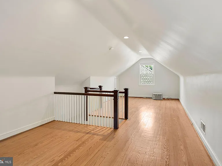 4505 Alton Pl NW — Photo 30