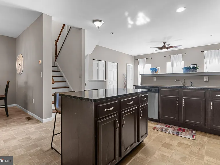 2109 Hayward Ave — Photo 10